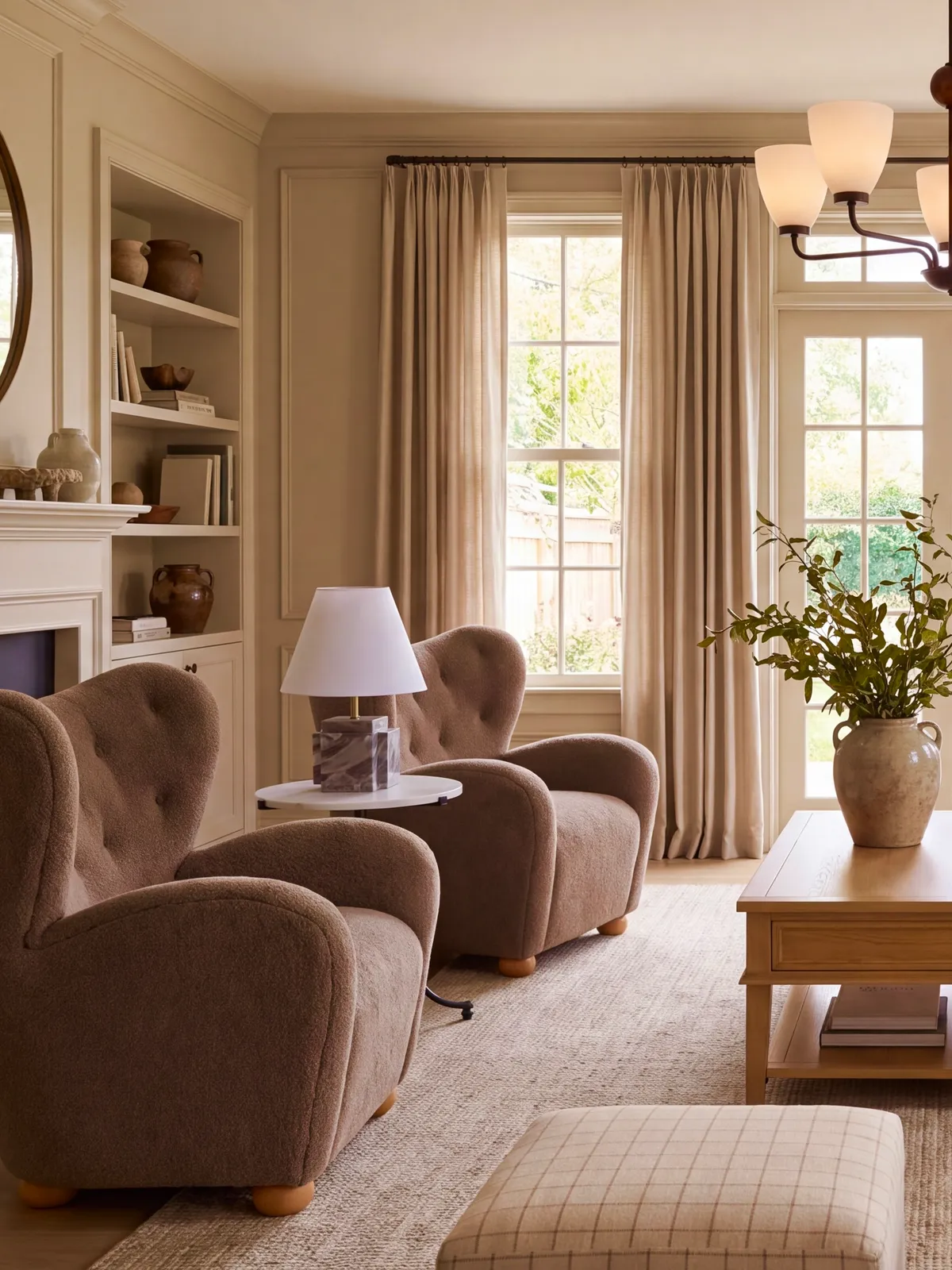 Warm & relaxed — Living, dining and bedroom